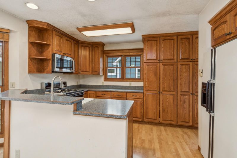 4224 Moonstone Dr, Eagan, MN 55122