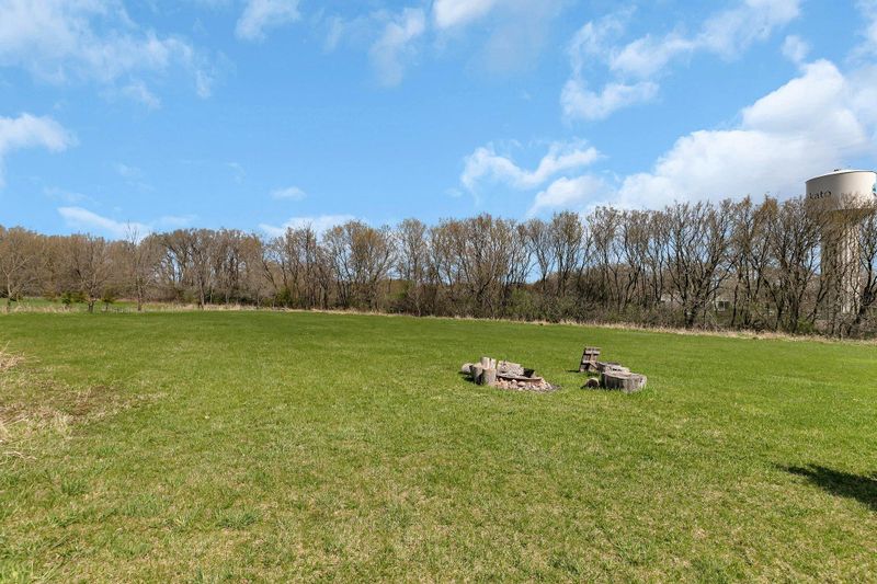 515 3rd St SW, Cokato, MN 55321