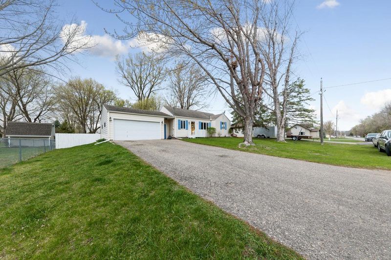 401 2nd St SW, Morristown, MN 55052