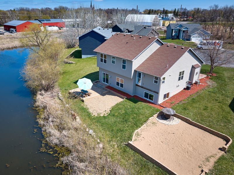 290 Waverland Ct, Waverly, MN 55390