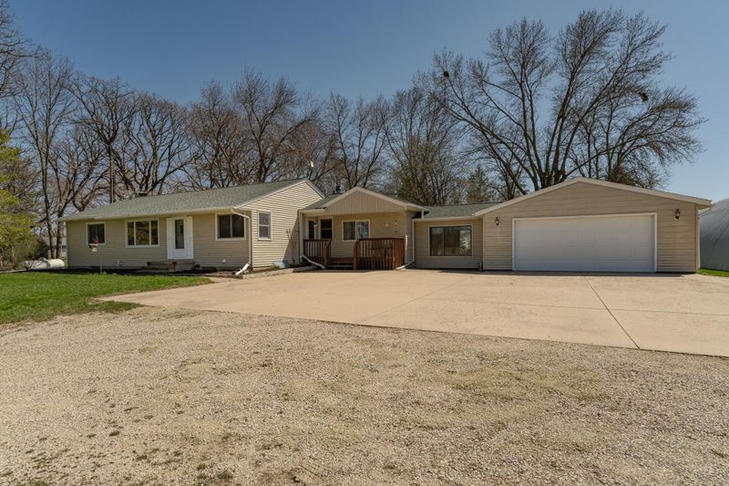 55487 160th St, Austin, MN 55912