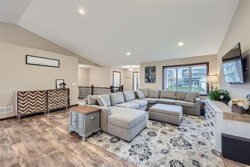 7096 208th Pl N, Forest Lake, MN 55025