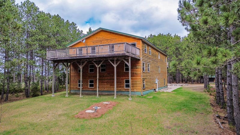 23700 Wilderness Dr, Verndale, MN 56481