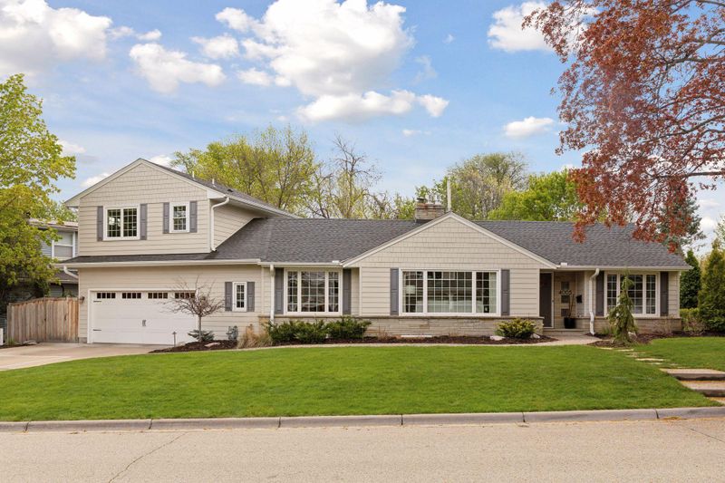4005 Wood End Dr, Edina, MN 55424