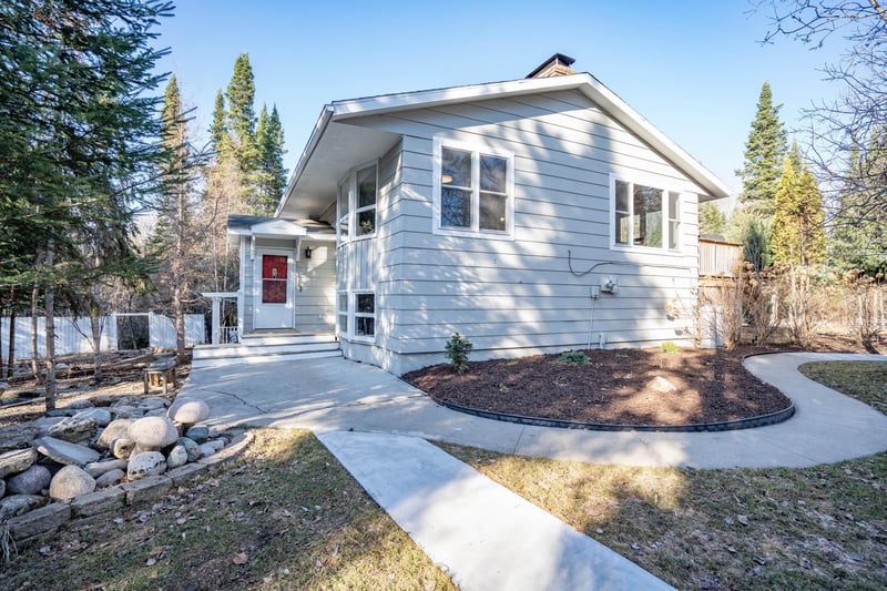 3501 Long Lake Rd, Gilbert, MN 55741