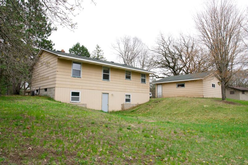 39288 Hemingway Ave, North Branch, MN 55056