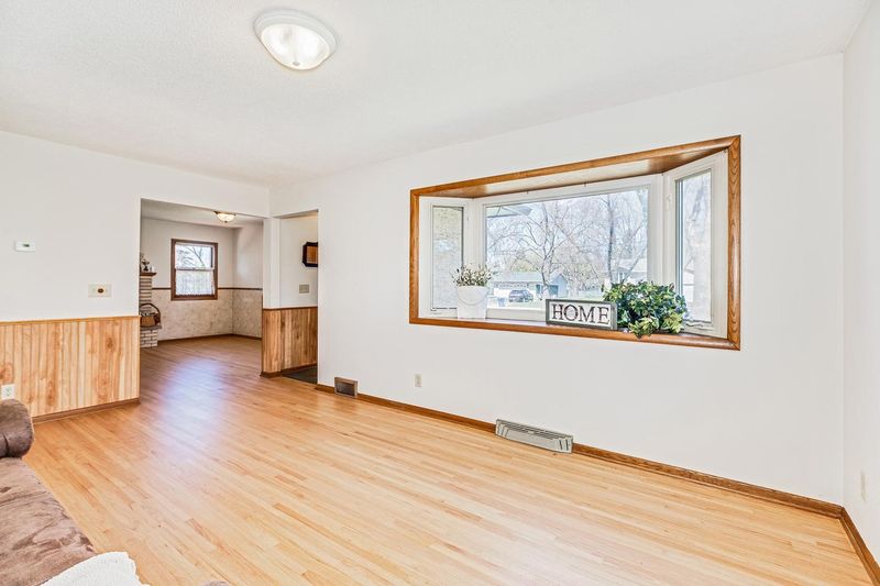 2068 Dotte Dr, White Bear Lake, MN 55110