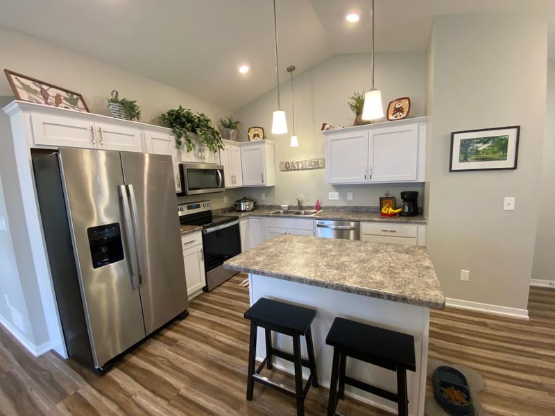 265 8th St NE, Plainview, MN 55964
