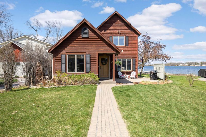 1407 7th Ave SE, Forest Lake, MN 55025