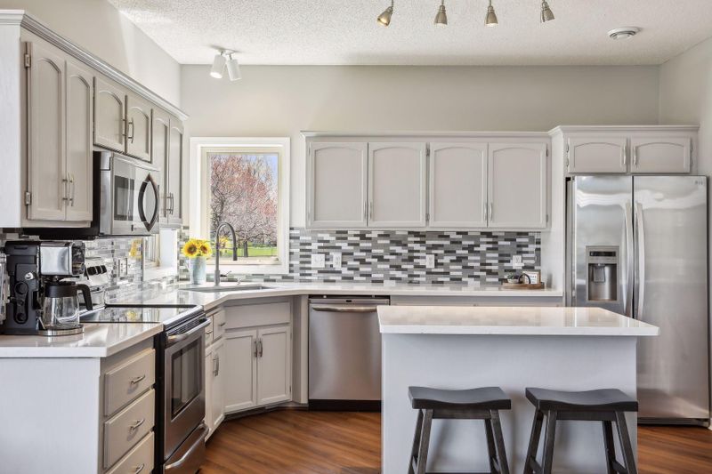 9420 Fallgold Pw N, Brooklyn Park, MN 55443
