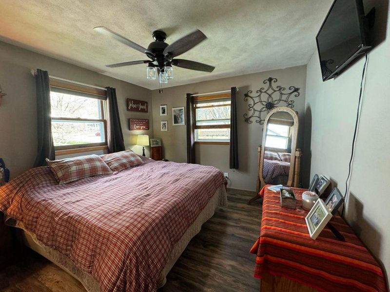 608 S 5th St, La Crescent, MN 55947