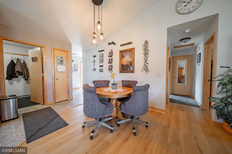 106 Ridgebrook Dr, Cannon Falls, MN 55009