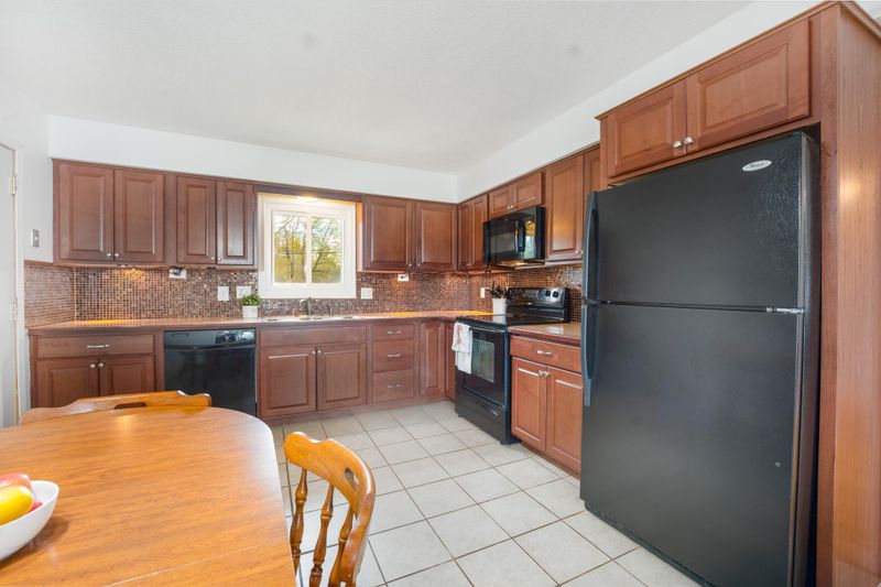 1764 Gabbro Trl, Eagan, MN 55122