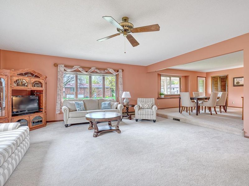 11800 3rd St NE, Blaine, MN 55434