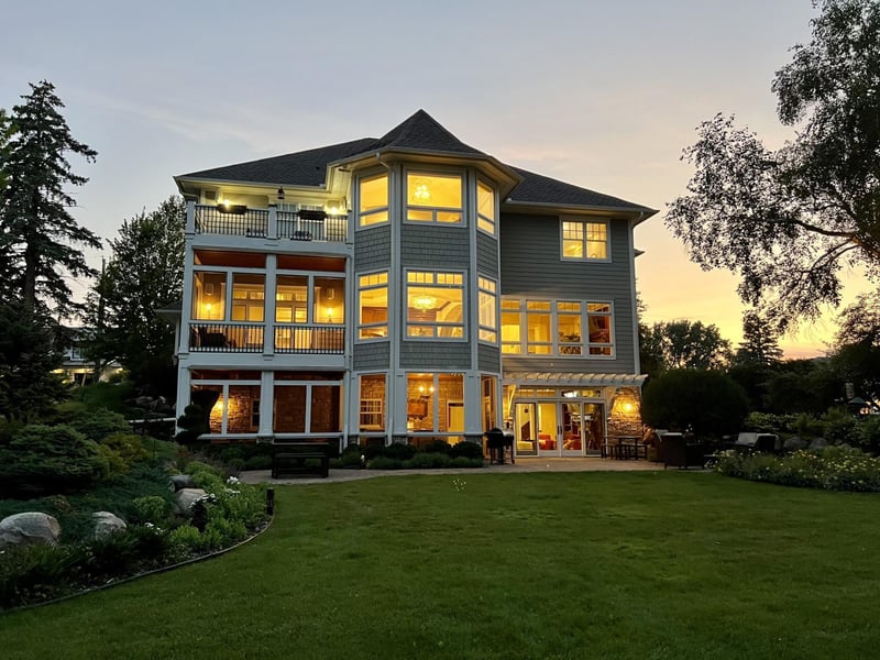 5113 Mirror Lakes Dr, Edina, MN 55436