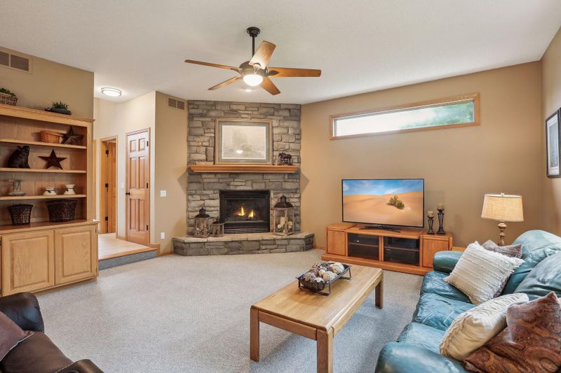 7392 Moonlight Ln, Eden Prairie, MN 55346