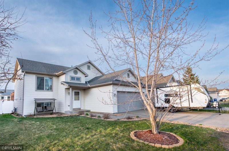 5543 Knollwood Dr, Saint Cloud, MN 56303