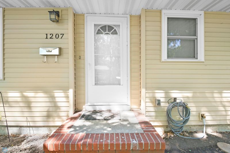 1207 10th St N, Moorhead, MN 56560