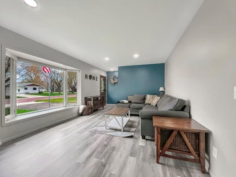 205 8th Ave SE, Mapleton, MN 56065