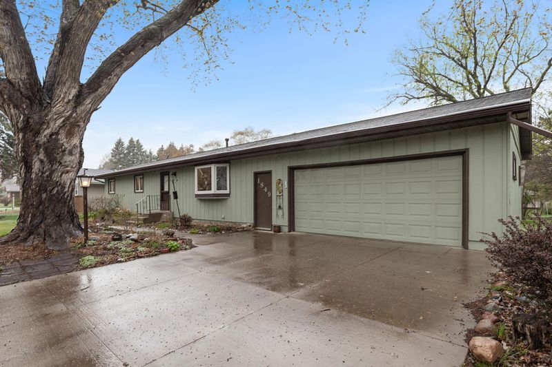 1849 Noble Rd, Arden Hills, MN 55112