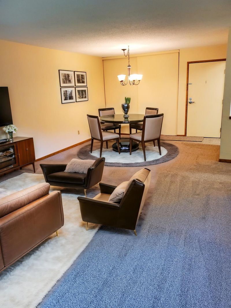 1700 Four Oaks Rd #234, Eagan, MN 55121
