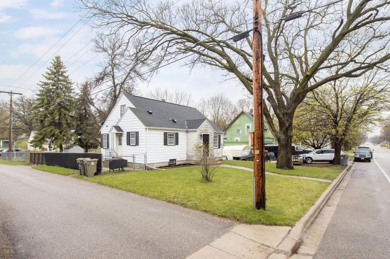 316 12th Ave E, Alexandria, MN 56308