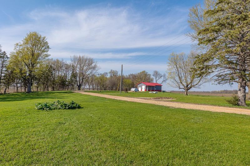 24548 Dodd Rd, Le Center, MN 56057