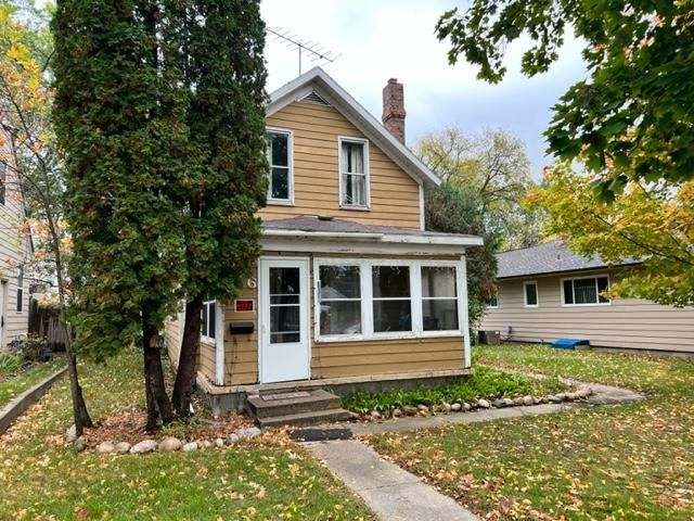 616 1st St SW, Wadena, MN 56482