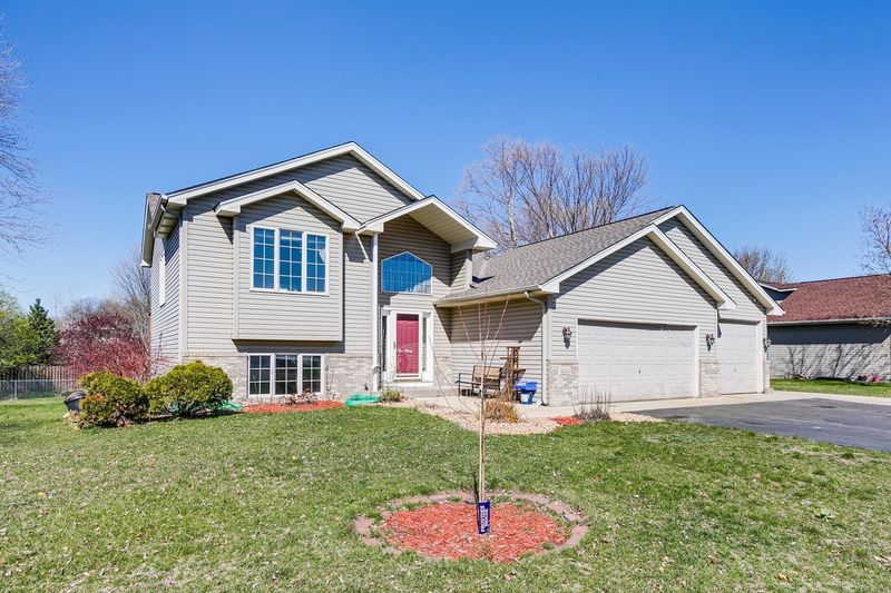 15312 Linnet St NW, Andover, MN 55304