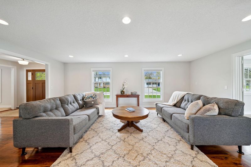6605 Limerick Ln, Edina, MN 55439