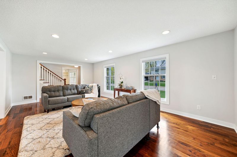 6605 Limerick Ln, Edina, MN 55439