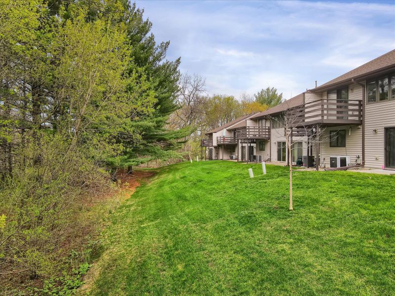 2010 Mesabi Ave E, Maplewood, MN 55109