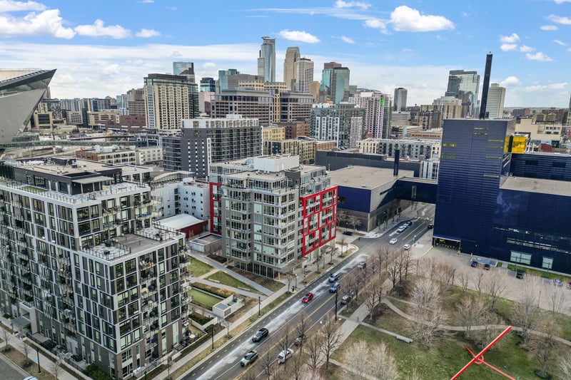 901 S 2nd St #801, Minneapolis, MN 55415