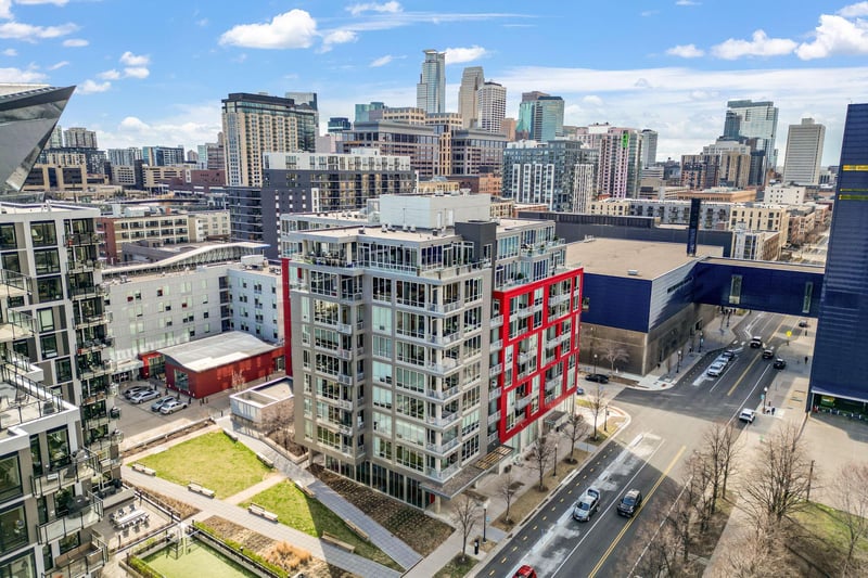 901 S 2nd St #801, Minneapolis, MN 55415