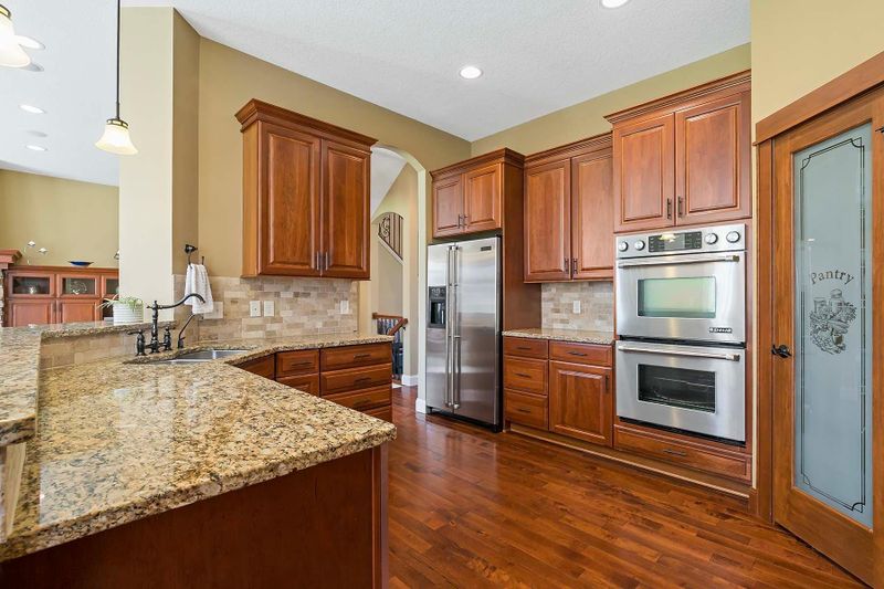 17005 12th Ave N, Plymouth, MN 55447