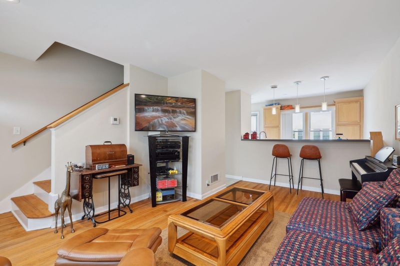 2047 Montreal Ave, Saint Paul, MN 55116