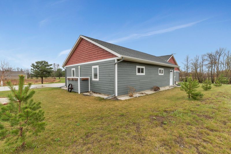 323 Old Glory Dr, Alexandria, MN 56308