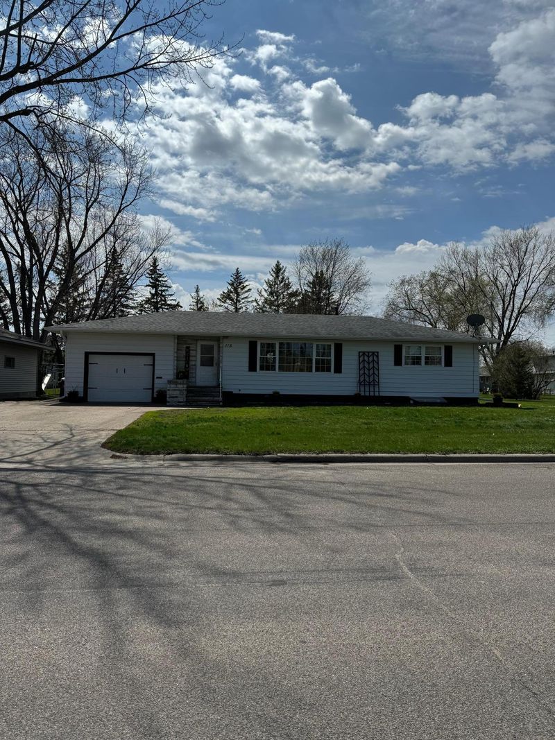 115 9th St S, Sauk Centre, MN 56378