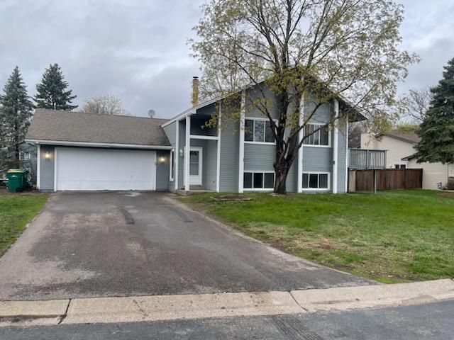 8373 Queen Ct N, Brooklyn Park, MN 55444