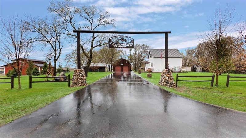 38991 355th Ave, Melrose, MN 56352