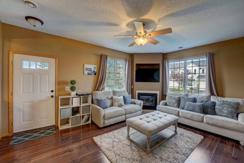 342 Tamarack Trl, Farmington, MN 55024