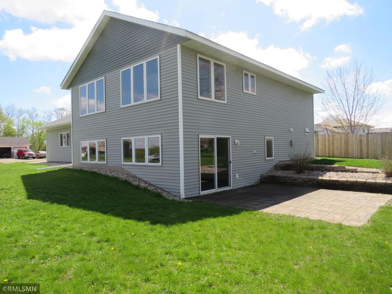 220 North Ln, Green Isle, MN 55338