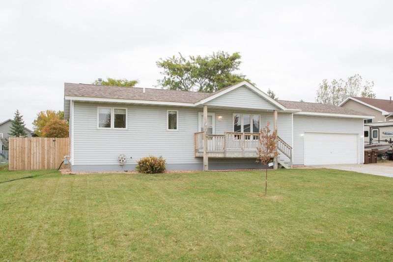320 7th St NW, Maple Lake, MN 55358