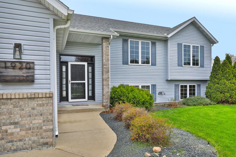 1920 Sunlight Ave SE, Owatonna, MN 55060