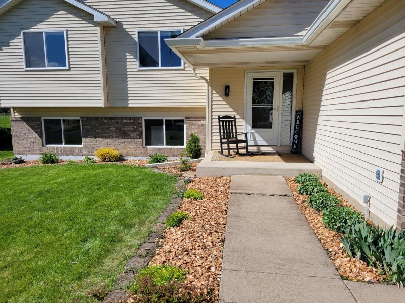 683 Westwind Ave, Shakopee, MN 55379