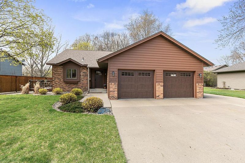 2013 E Highview Dr, Sauk Rapids, MN 56379