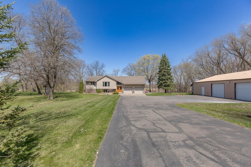 1704 Us Highway 12 SW, Montrose, MN 55363
