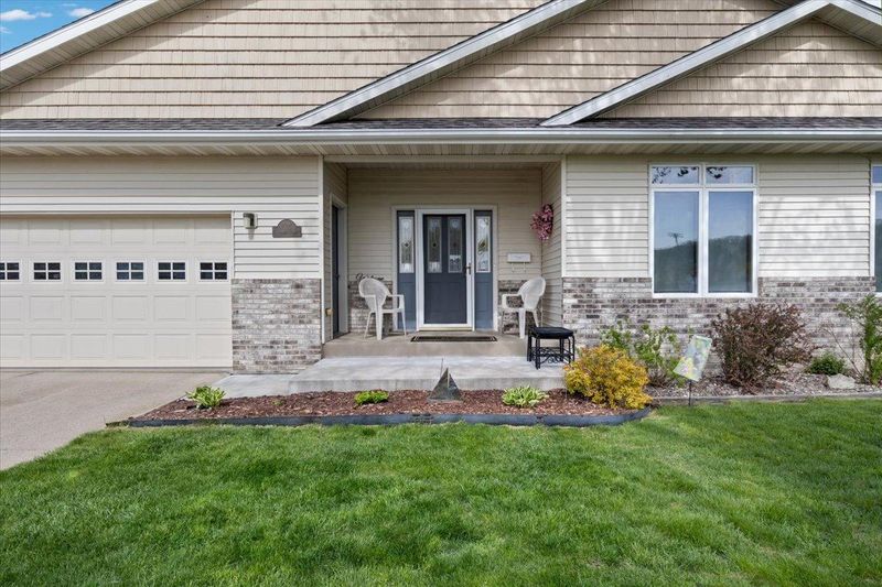 1025 S Garden St, Lake City, MN 55041
