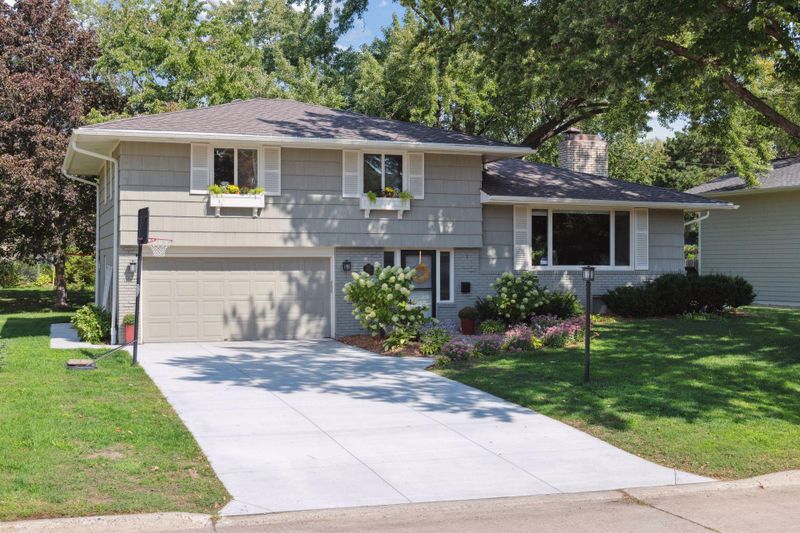 4424 Ellsworth Dr, Edina, MN 55435