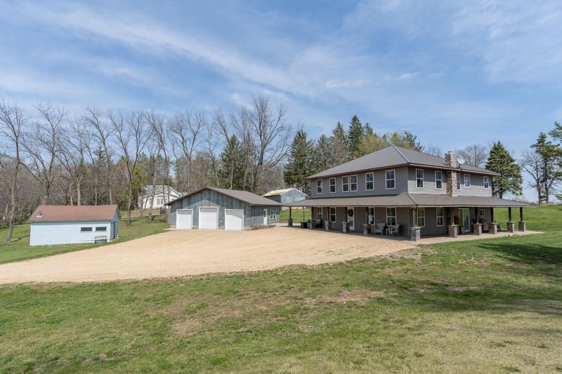 41327 307th Ave, Saint Peter, MN 56082